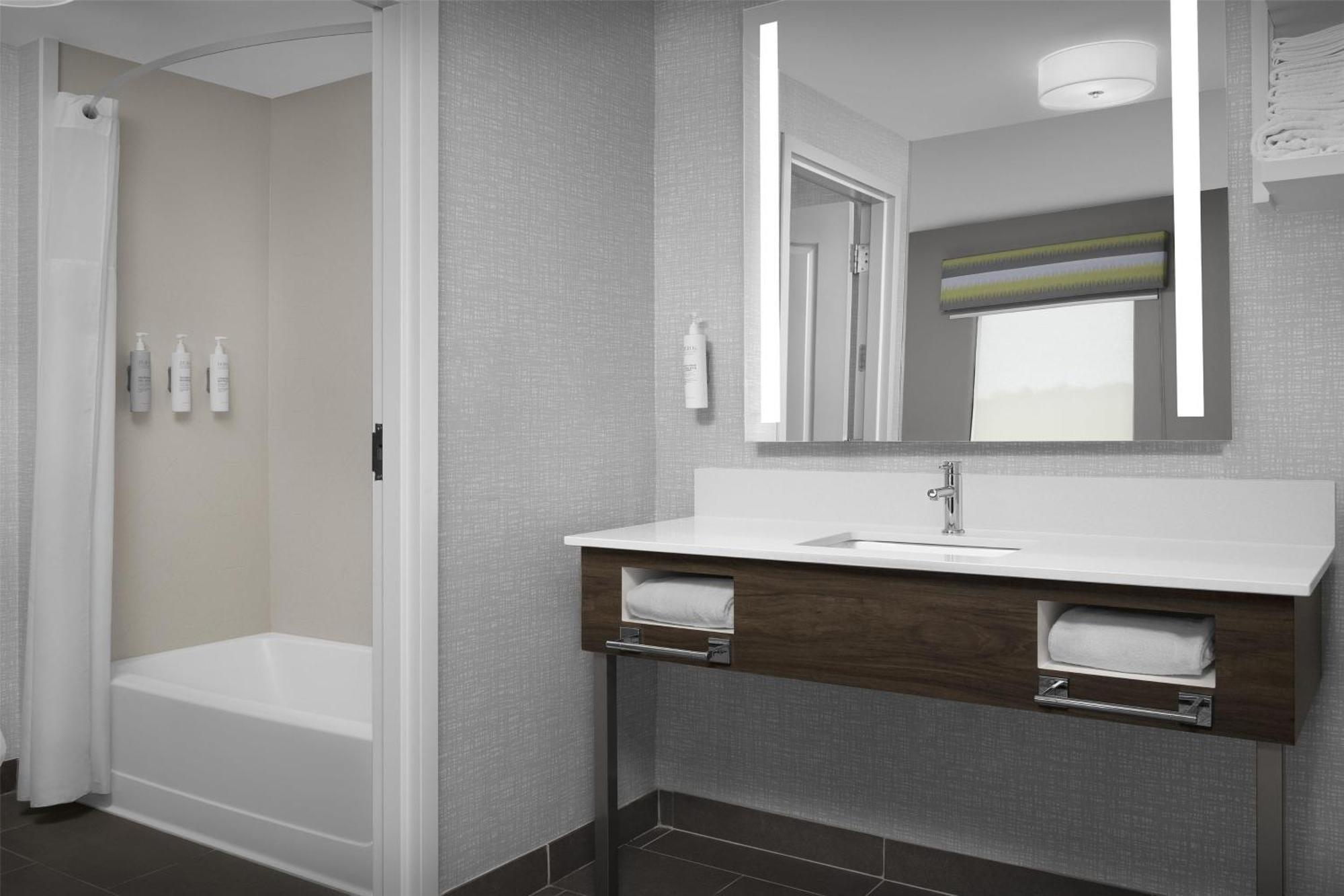 Hotel Hampton & South - Bartram Park 3*